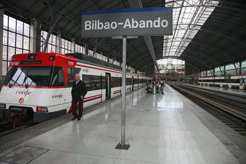 El Gobierno vasco asume la gestión de los servicios de Cercanías de Renfe desde el 1 de enero
