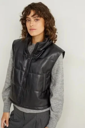 Chaleco acolchado de polipiel: elegancia y comodidad en una prenda