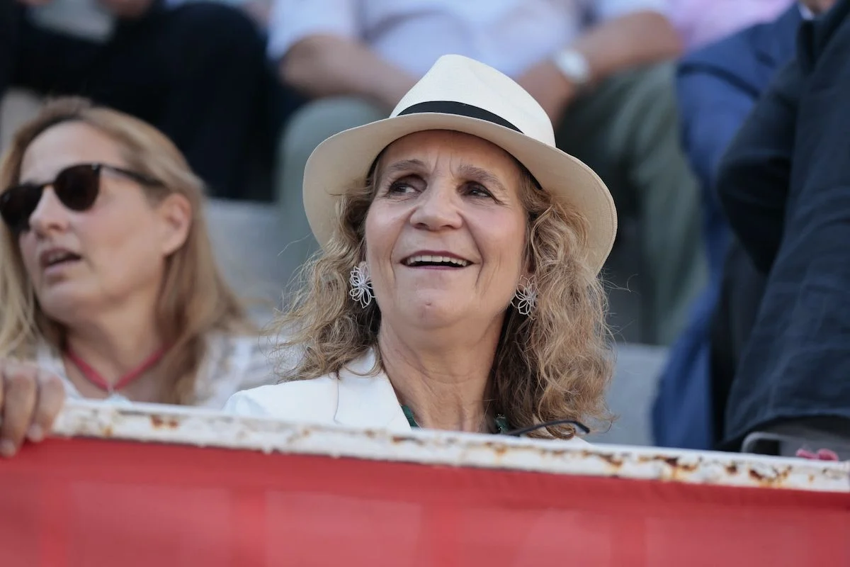 La infanta Elena genera preocupación por sus visitas a ciertos locales
