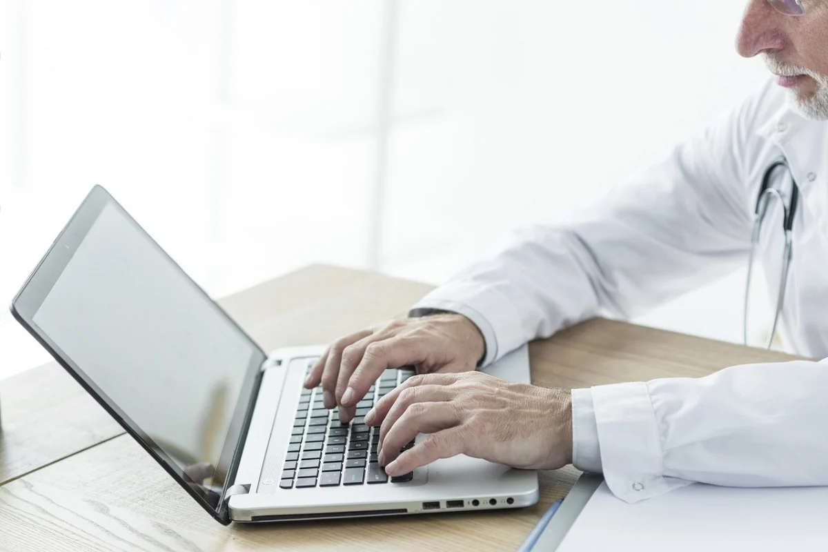 Cómo mejorar formación médica y ampliar conocimientos