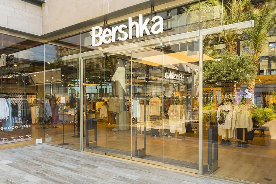 La chaqueta biker de Bershka que está rompiendo en TikTok