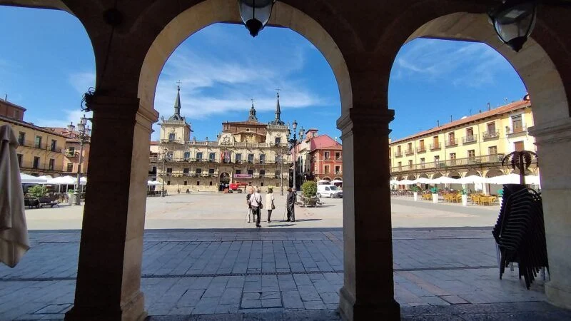 La mejor zona para ir de tapas de España tiene más de 100 bares concentrados
