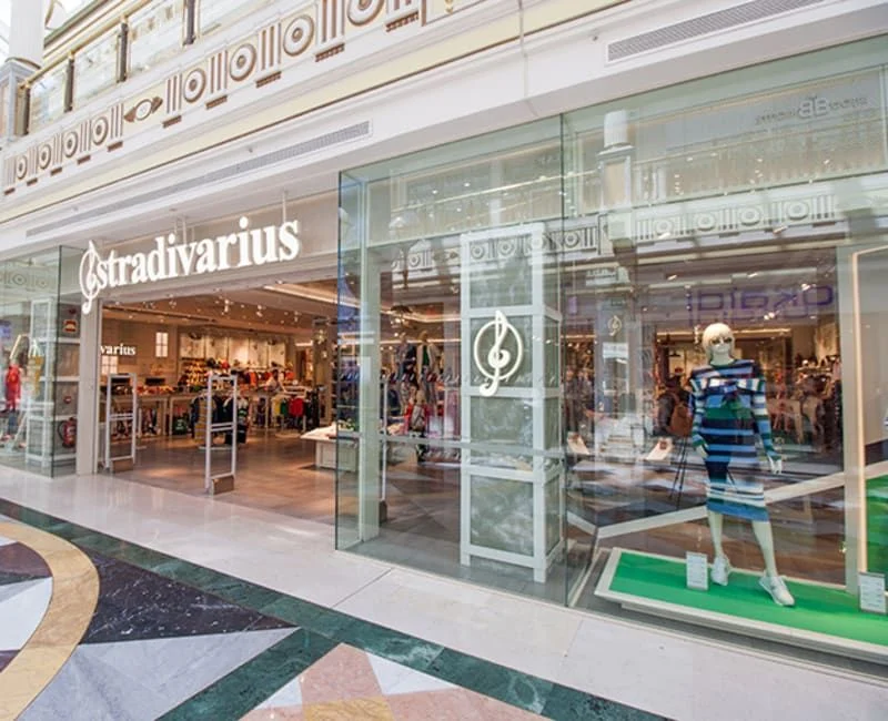 Las botas moteras de Stradivarius que dominan las calles esta temporada