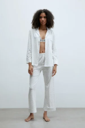 Pijama florecitas botones
