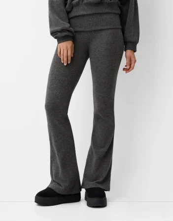 Fichamos en Bershka los leggins más resistentes y calentitos 47 Merca2.es Pantalón flare cintura vuelta