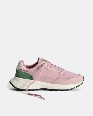 5 zapatillas todoterreno que generan colas en El Corte Inglés para los regalos de Navidad 4 Merca2.es Corte rosa