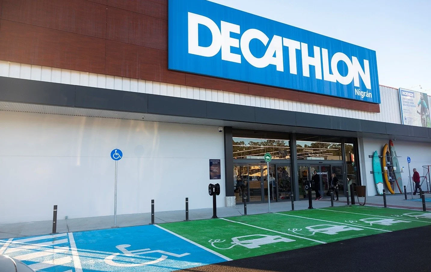 Decathlon tiene el anorak ideal para estos días de frío por 25 euros y que se transforma en chaleco   