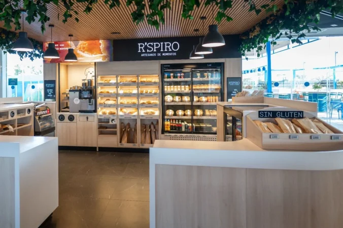 Moeve revoluciona las estaciones de servicio: crea un nuevo espacio digitalizado de comercio, ocio, restauración y suministro multienergía 2 Merca2.es moeve 2 Merca2.es