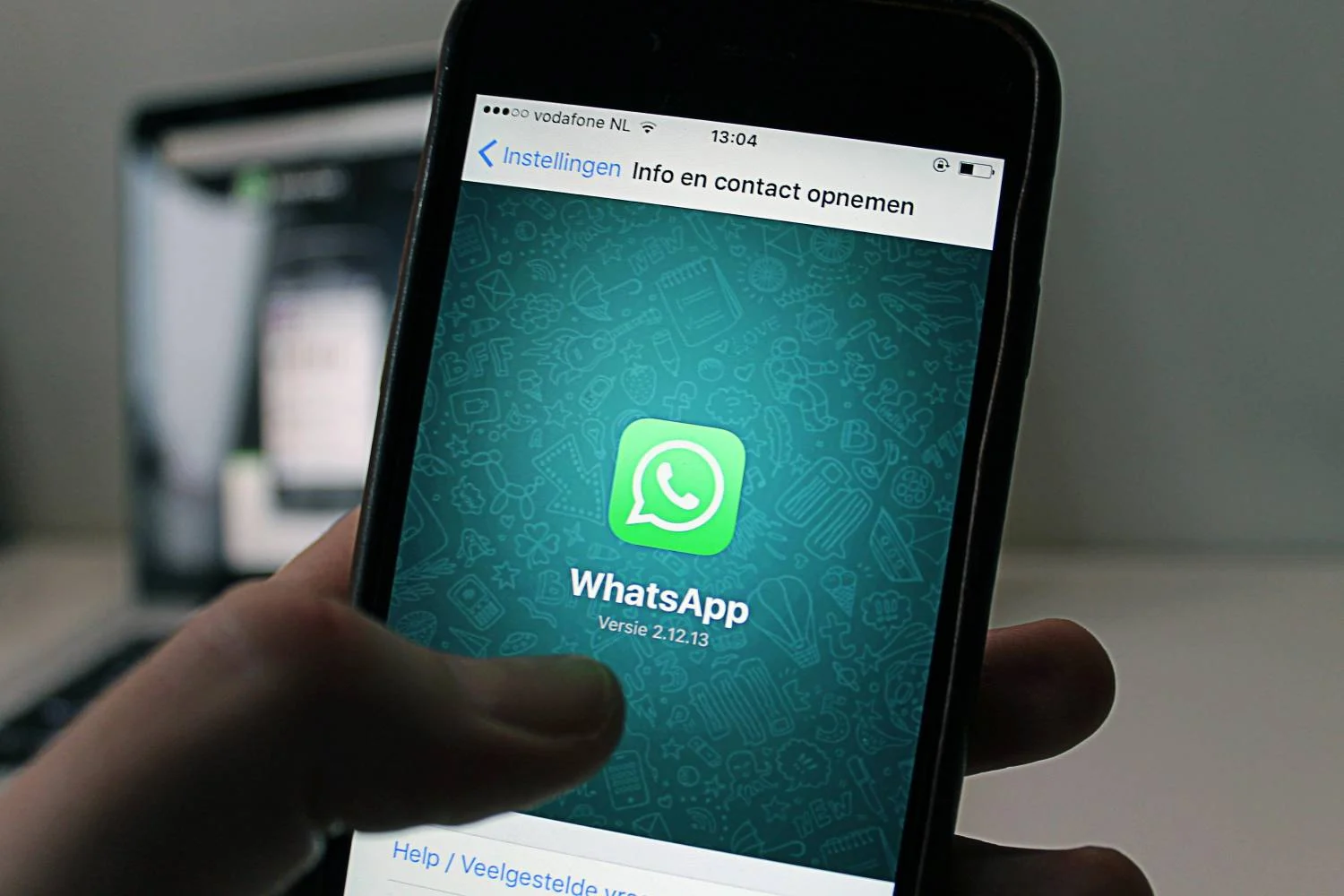 WhatsApp pone fin a dejar en visto a tus contactos con esta nueva actualización