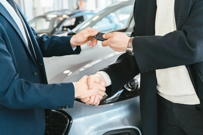 Así puedes reducir gastos al elegir entre renting, suscripción o comprar tu coche 49 Merca2.es Suscripción: la modalidad considerada el "Netflix del coche"