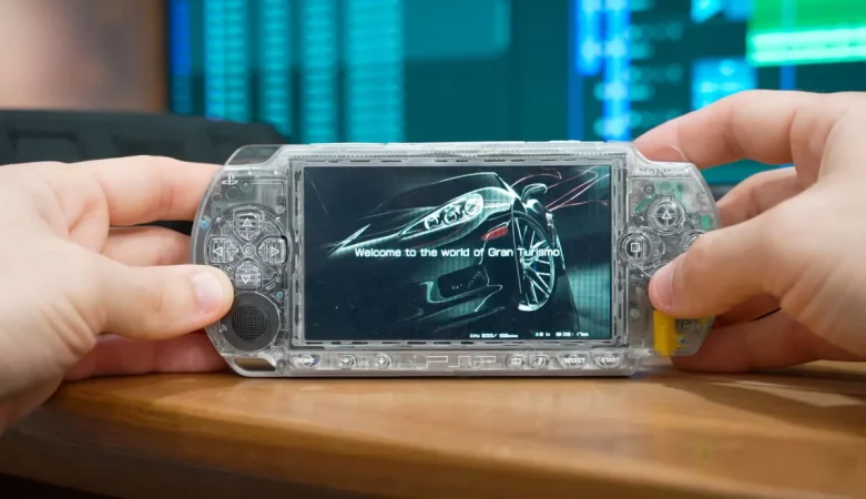 El ambicioso proyecto con el que un gamer ha reinventado por completo la PSP de Sony 55 Merca2.es PSP gamer