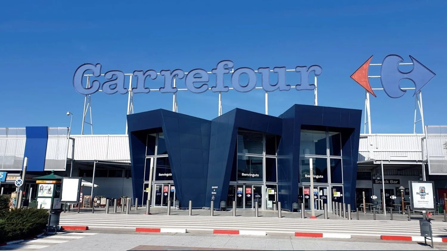 Carrefour compensa sus mercados fallidos con Francia y el e-commerce