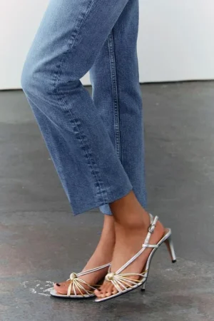 Deslumbra estas fiestas con las sandalias metalizadas de Zara: elegancia y confort en cada paso