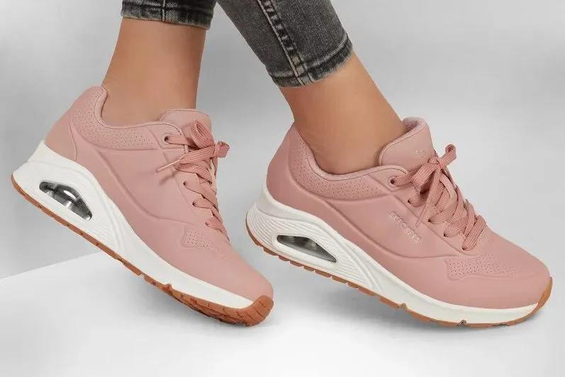 Si no te atreves con las zapatillas Skechers porque te parecen feas, estas 5 son igual de elegantes que cómodas