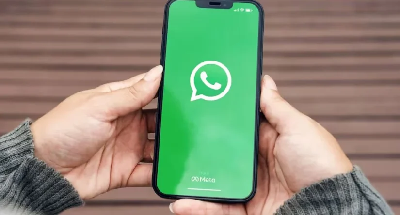 WhatsApp Apple