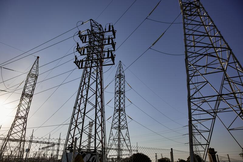 Endesa, Iberdrola, Naturgy y EDP, operadores principales en electricidad, donde entra Acciona por Repsol