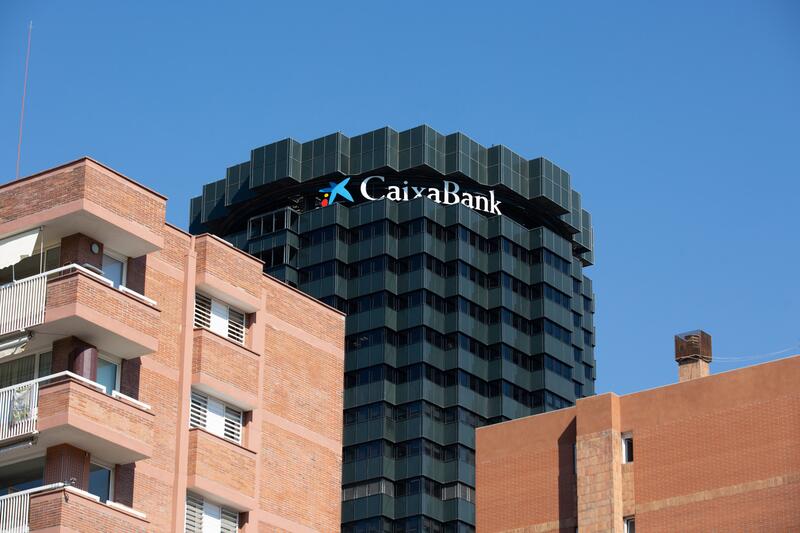 CaixaBank otorga más de 14.000 millones en hipotecas en 2024, ¡un 50% más que el año anterior!