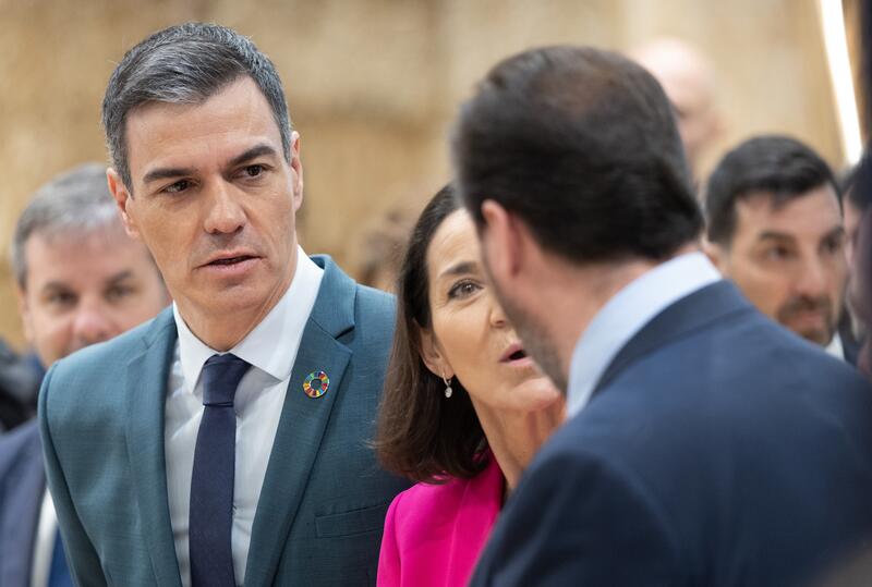Sánchez elude aclarar el futuro de las medidas rechazadas, aunque insinúa su oposición a fragmentarlas