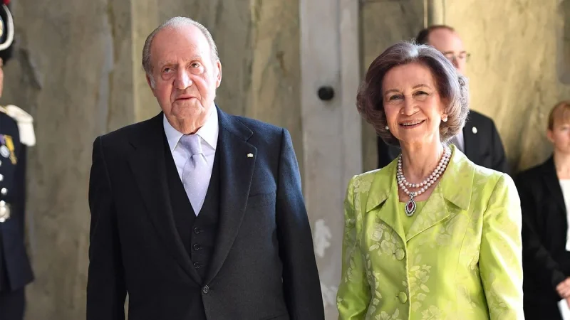 Una biografía desvela los graves problemas del rey Juan Carlos con sus hijas y nietos 6 Merca2.es Repercusiones sobre la familia real