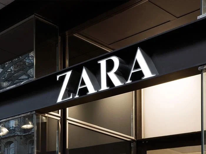 Zara te saca de un apuro con estos vestidos de invitada a menos de 60 euros