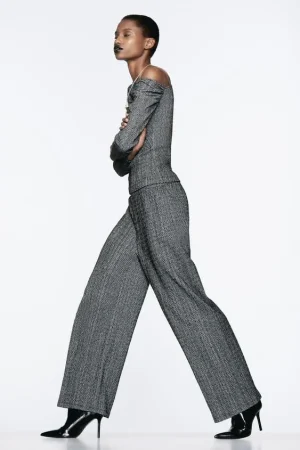 El pantalón ancho con textura de Zara: estilo y comodidad al mejor precio