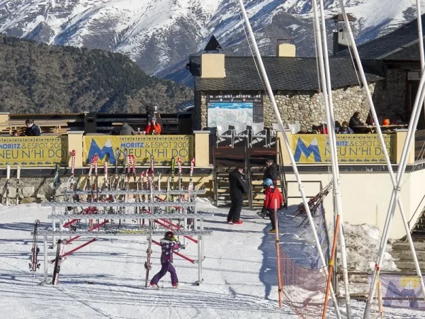 Espot (Lleida): paraíso para esquiadores 13 Merca2.es Explora los alrededores de Espot si dispones de tiempo libre
