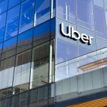 El taxi de Madrid trabaja para sacar a Uber, Cabify y Bolt del carril bus