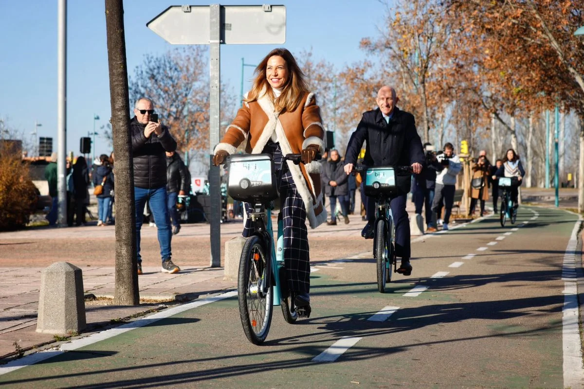 Zaragoza y Serveo estrenan el tercer servicio con más bicicletas públicas de España