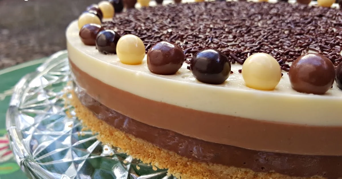 La irresistible tarta tres chocolates: receta fácil sin horno con cuajada o gelatina