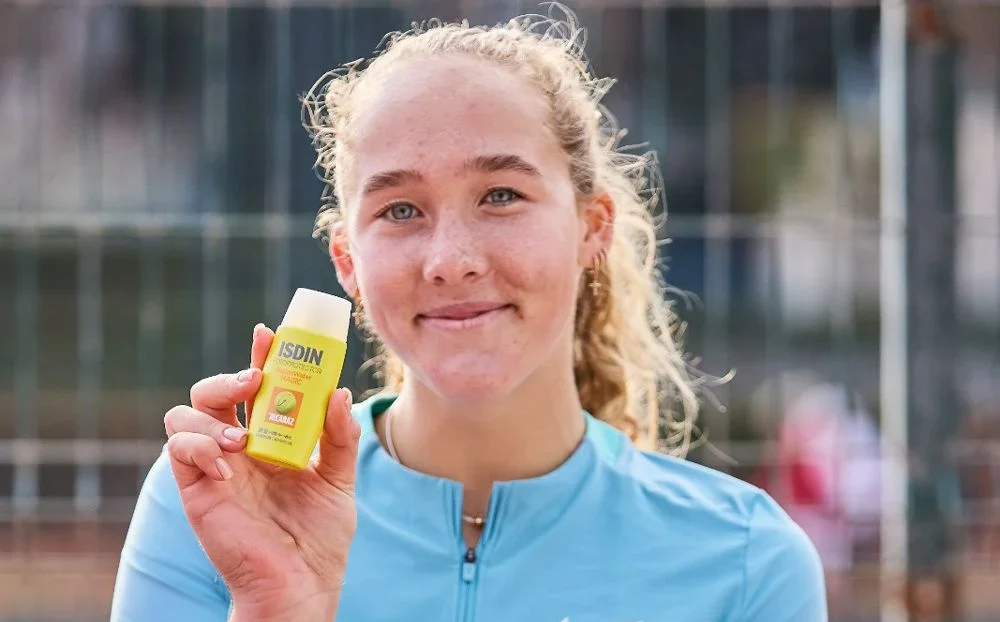 Mirra Andreeva, la joven promesa del tenis mundial, nueva embajadora de ISDIN