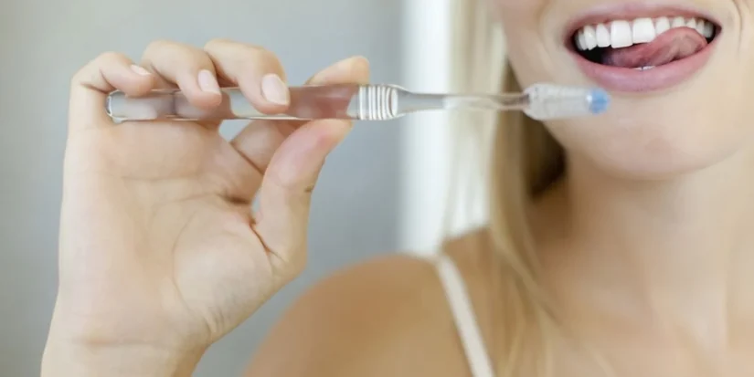 ¿Es sano compartir un cepillo de dientes?