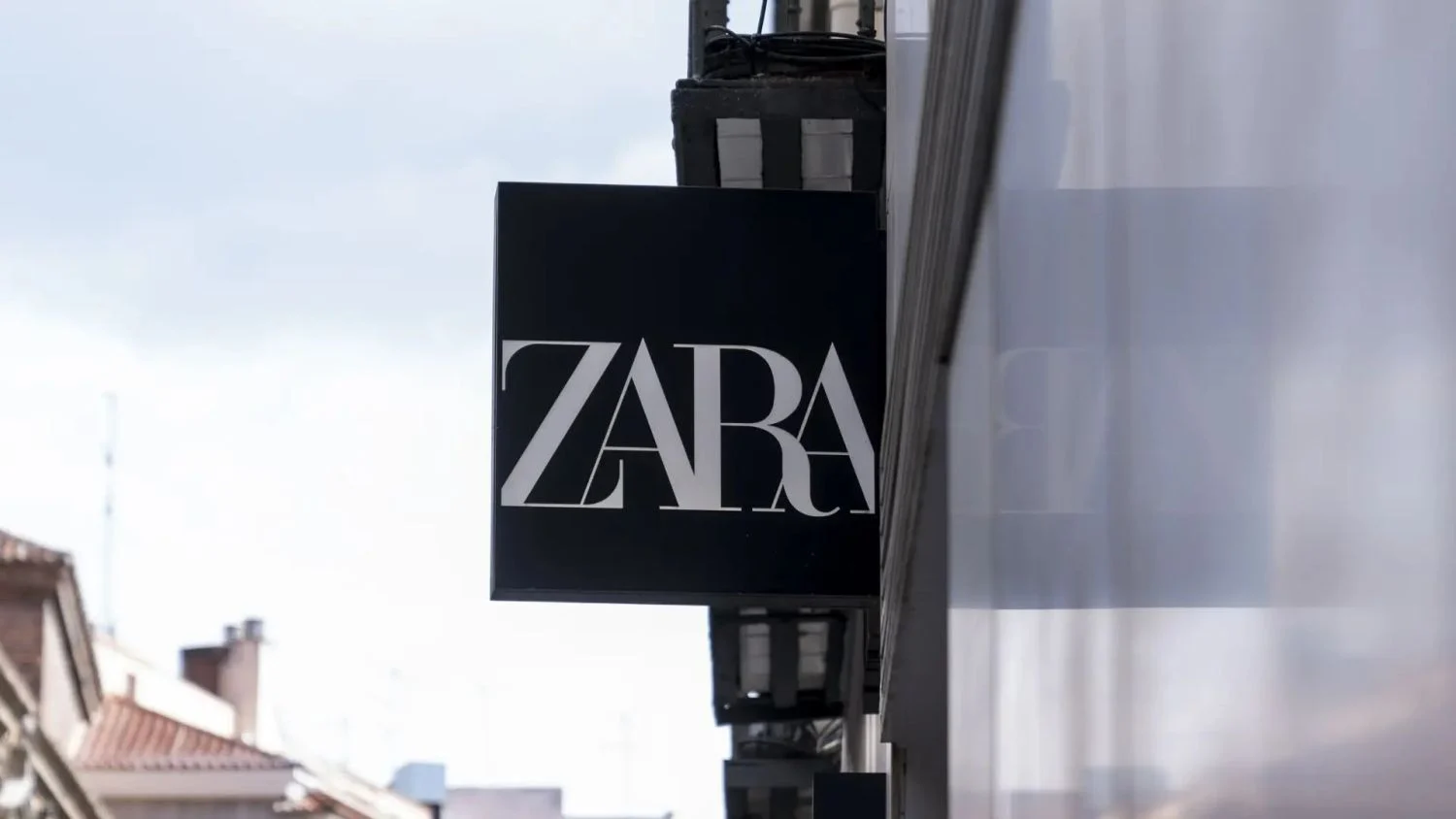 Piernas preciosas e imponentes con el pantalón de Zara que estiliza