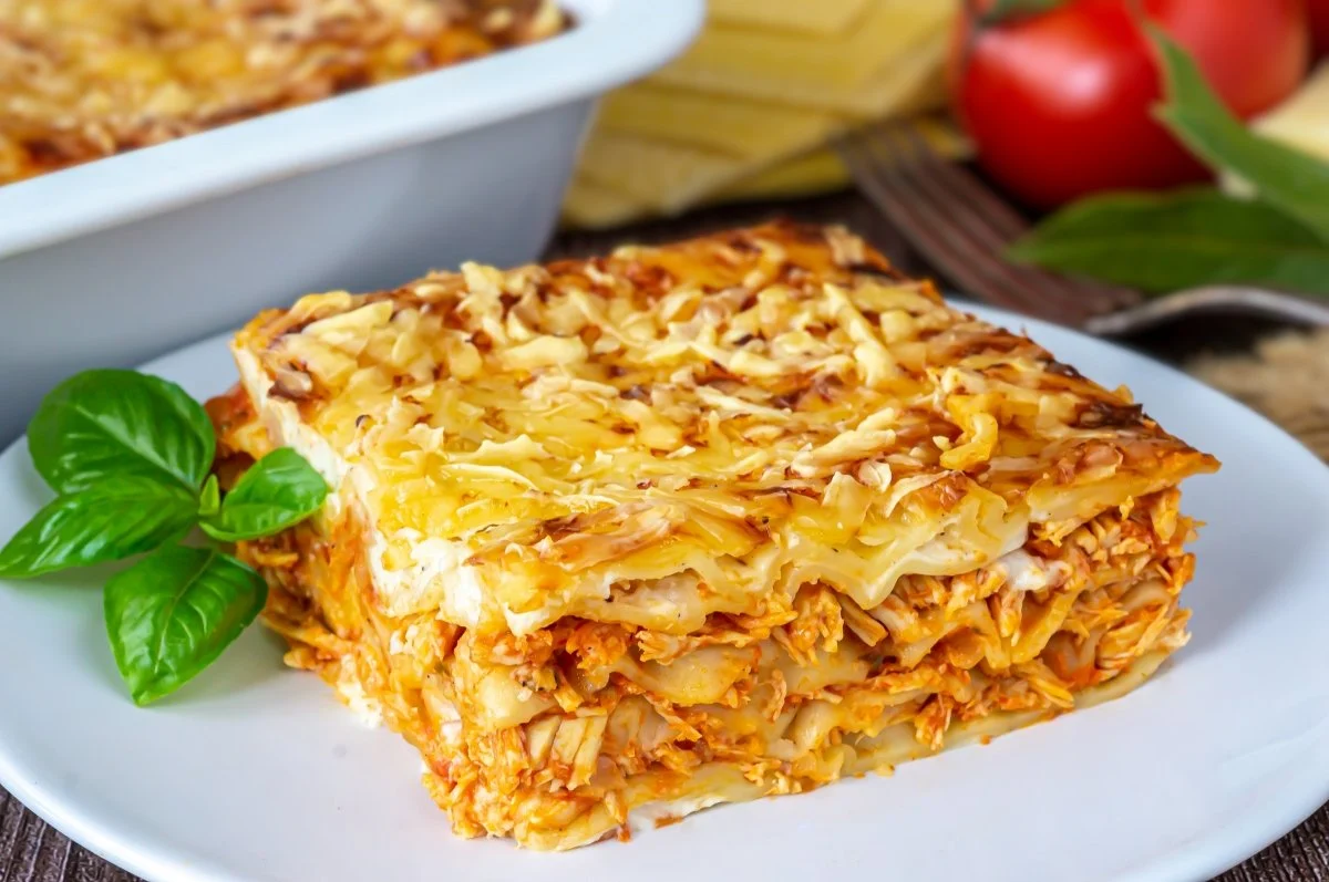 Prepara en menos de una hora esta deliciosa lasaña de pollo