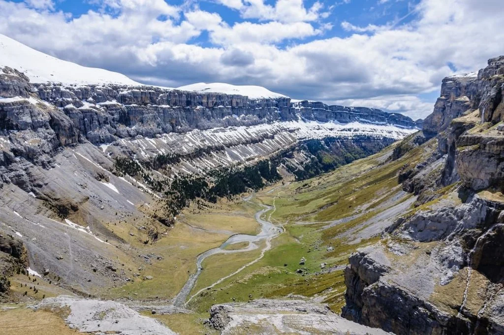 Si te gusta el senderismo visita el Valle de Ordesa en el Pirineo aragonés