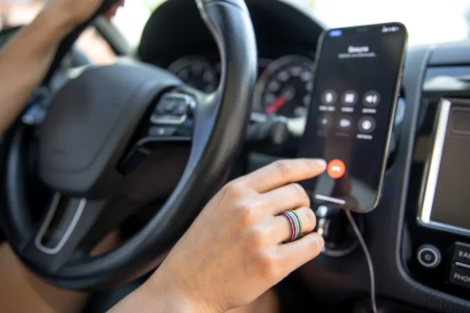 Así va a ser el nuevo CarPlay que tiene preparado Apple 24 Merca2.es call while driving unexpected call disturbs while driving Merca2.es
