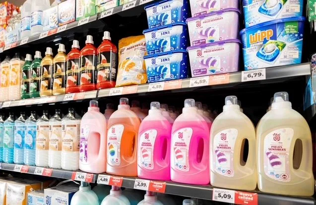 Dia celebra 45 años siendo la tienda de barrio de los españoles: más de 2.300 establecimientos a nivel nacional 2 Merca2.es dia detergente Merca2.es
