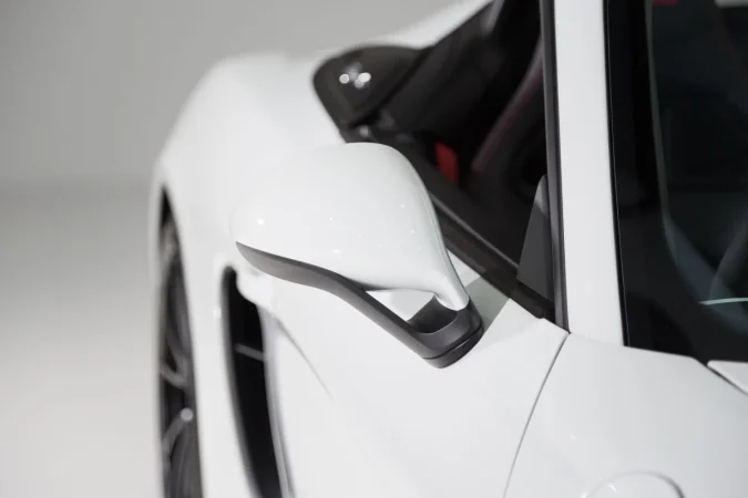 exterior modern white luxury car with white background Merca2.es