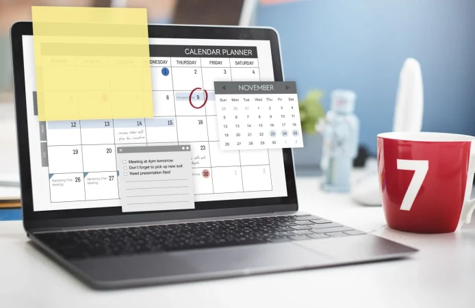 schedule planner task agenda checklist concept Merca2.es