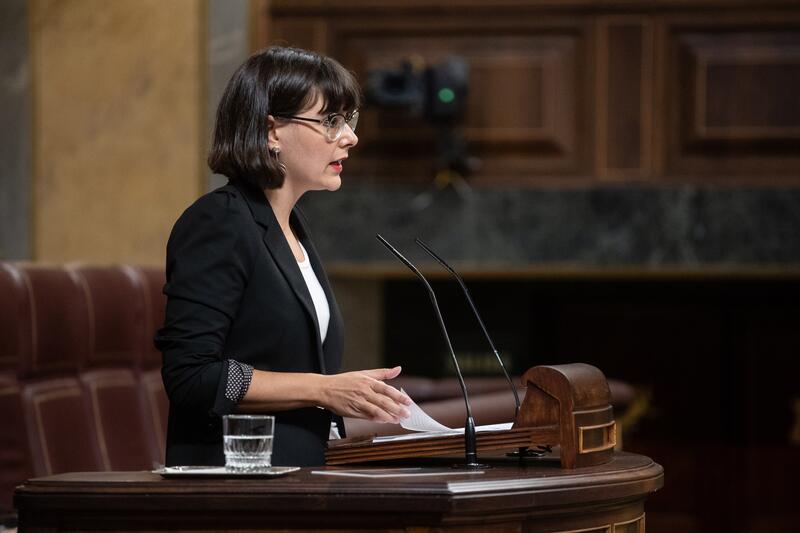 Sumar reanuda en el Congreso su propuesta de impuesto sobre yates y aviones de lujo para disminuir las emisiones de CO2