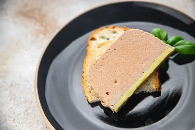 ¿Cómo se sirve el paté de pollo casero?