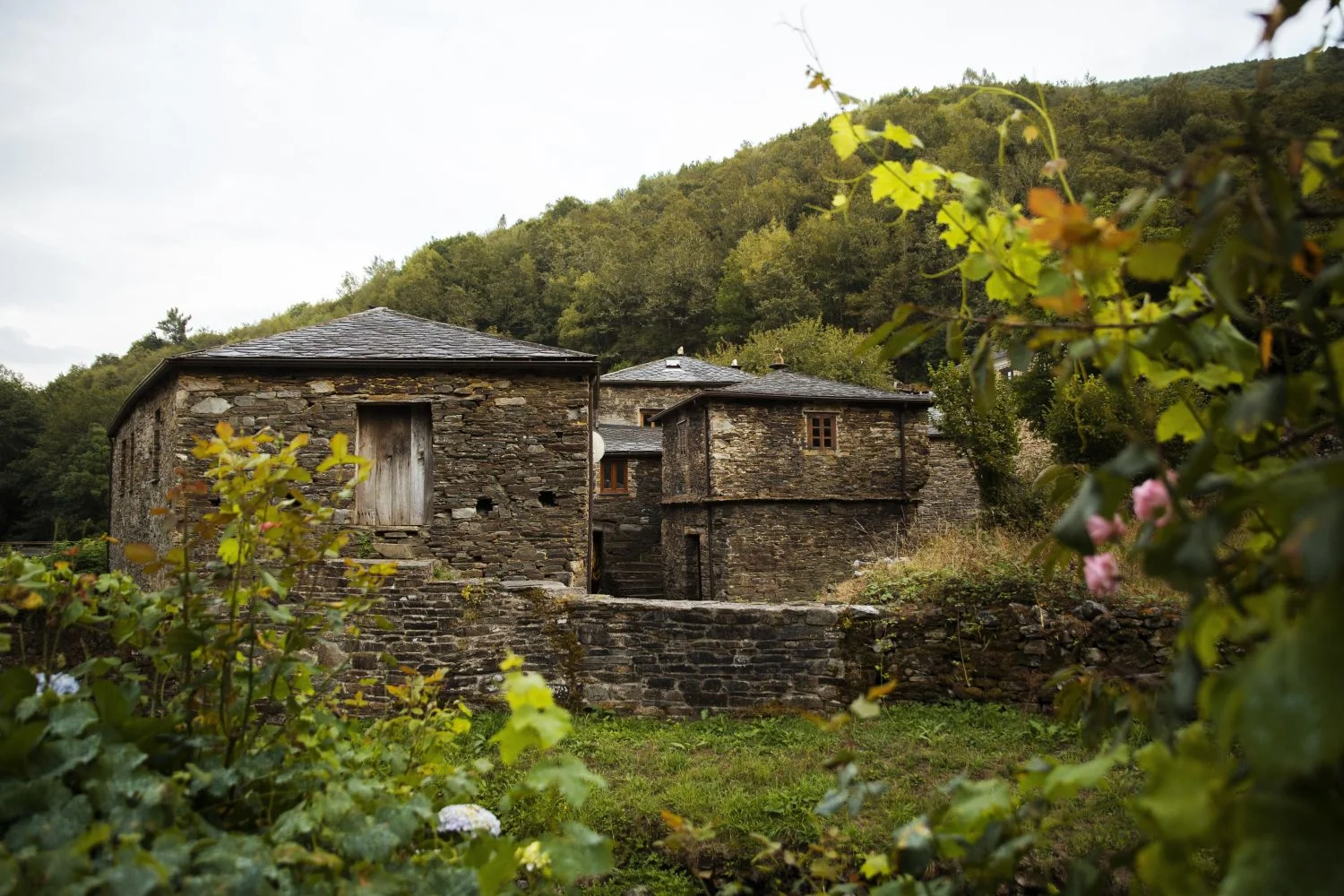 O Cebreiro (Lugo), un pueblo rústico con Santo Grial
