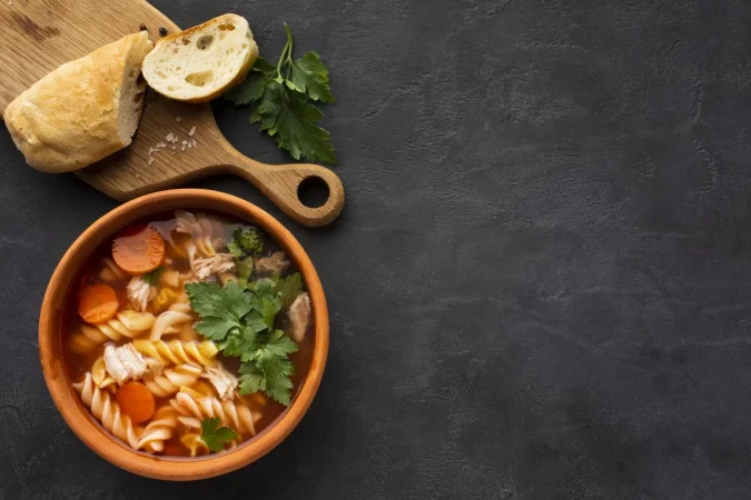 Variaciones de la sopa jardinera de pollo