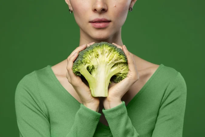 ¿Qué medidas se pueden tomar para evitar la producción de gas del brócoli?