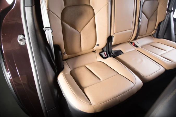 beige interior decoration luxurious car Merca2.es