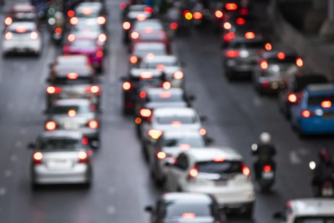busy crowded traffic jam road Merca2.es