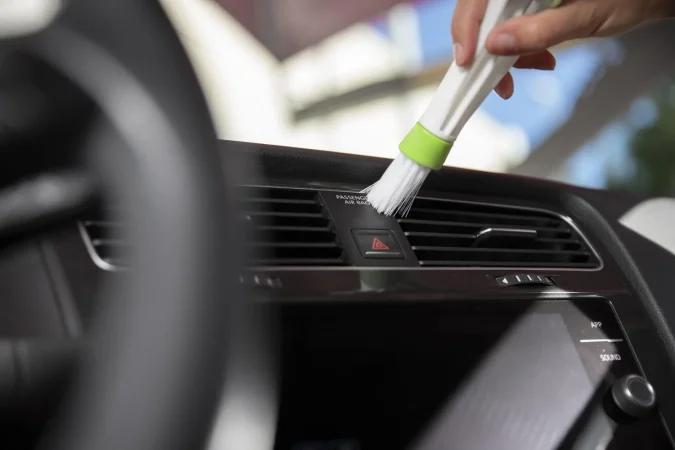 close up car care dusting Merca2.es