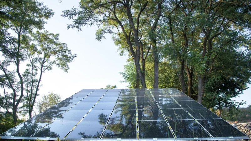 Ahorra mucho dinero colocando estas placas solares de Leroy Merlin, muy fáciles de instalar 17 Merca2.es Leroy Merlin y su enfoque con el medio ambiente