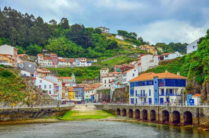 Otro pueblo español de película: un sitio de ensueño que aparece en Netflix 