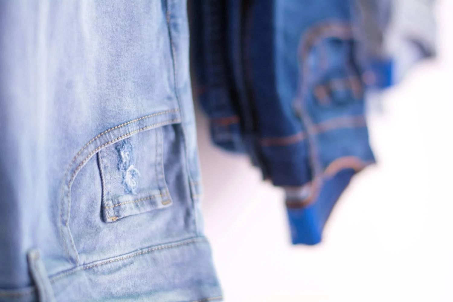 Ponte los vaqueros que todos desean: Stradivarius combina confort con un tono que enamora