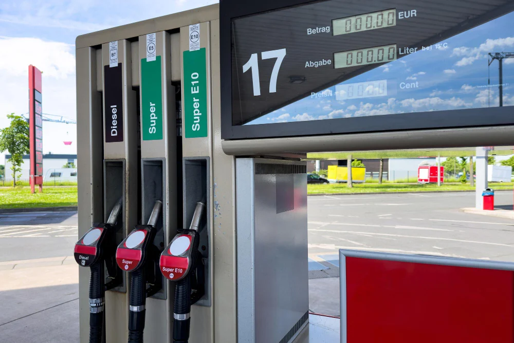 Esto es lo que nadie te dice sobre repostar en gasolineras low cost